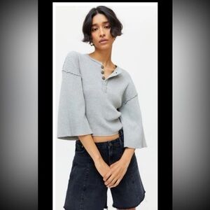 Urban Outfitters Lightweight Ribbed Henley Chunky Bell Sleeve Cropped 
Sz Large